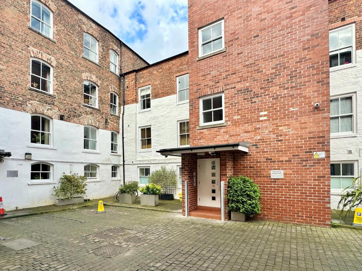 יורק Riverside Apartment At Woodsmill Quay מראה חיצוני תמונה