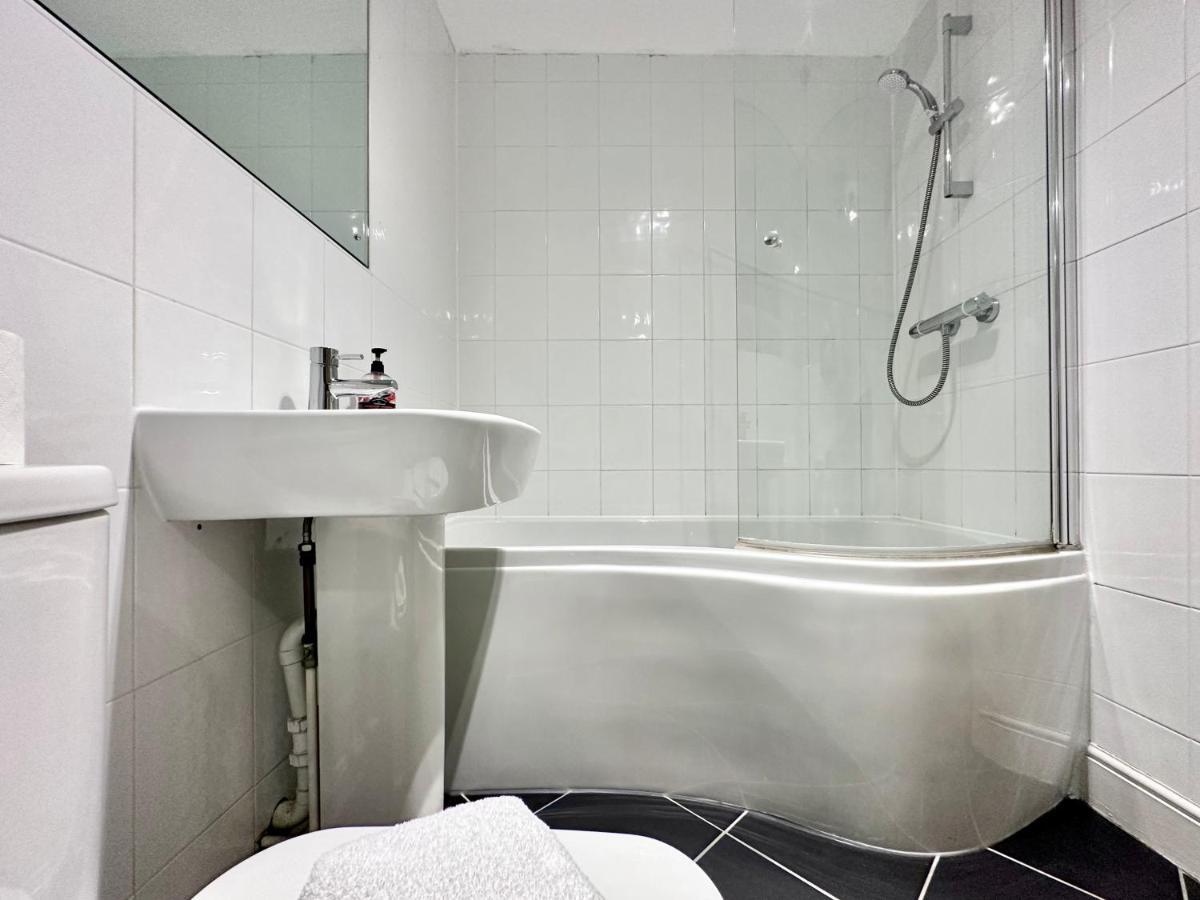 יורק Riverside Apartment At Woodsmill Quay מראה חיצוני תמונה