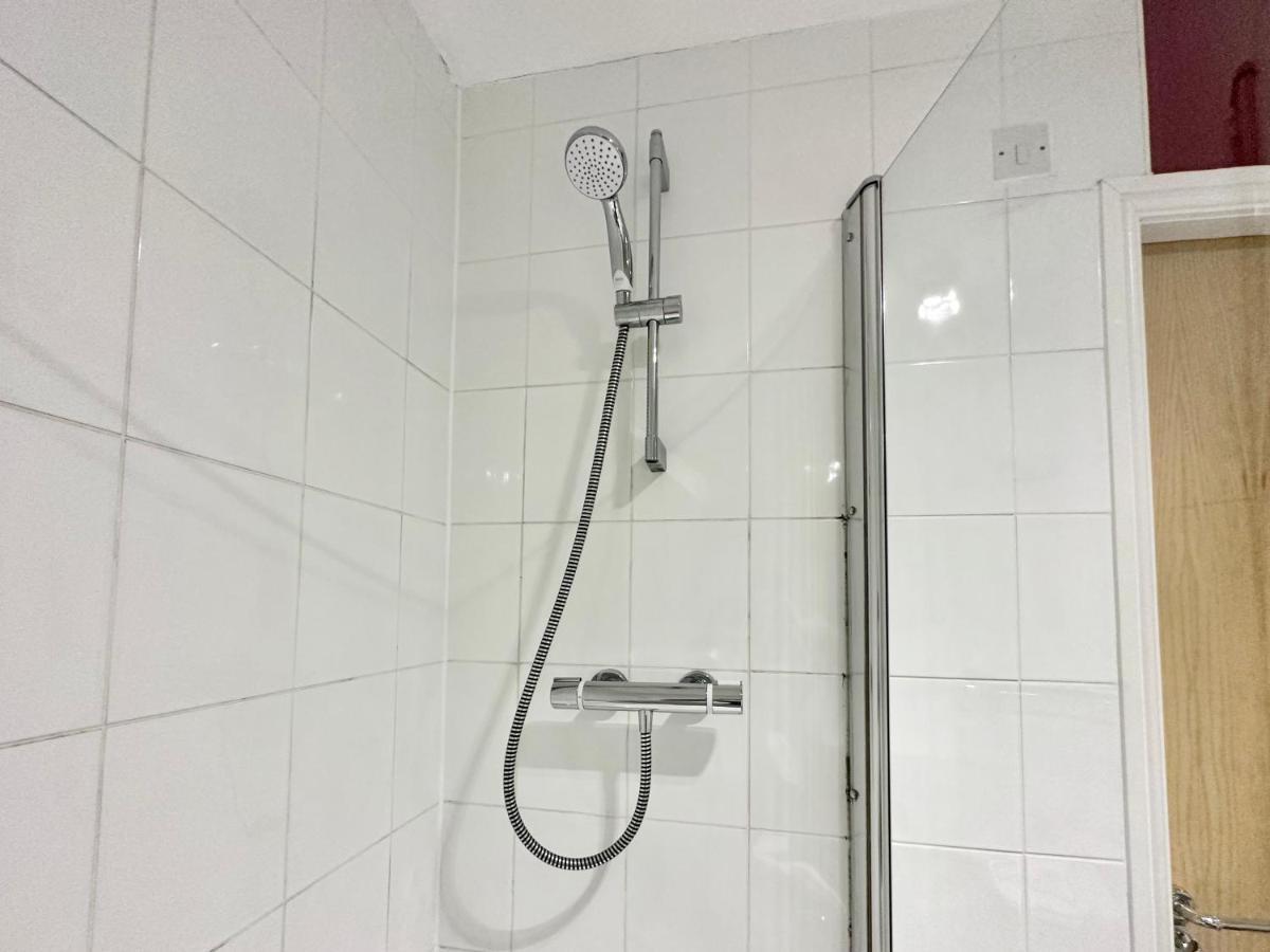 יורק Riverside Apartment At Woodsmill Quay מראה חיצוני תמונה